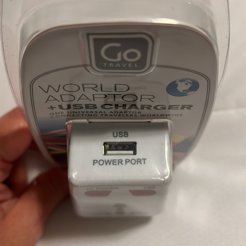 World Adaptor + USB Charger - Picture 4 of 6